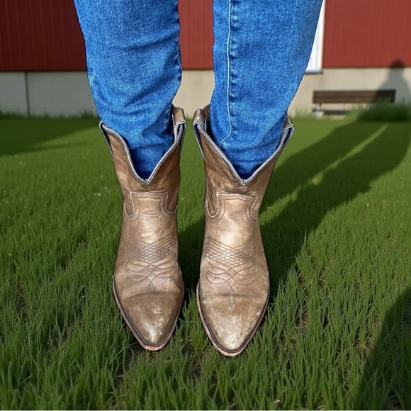 Vintage Frye White Label Tan Leather Western Cowgirl Ankle Boots Size 9 - Picture 5 of 12
